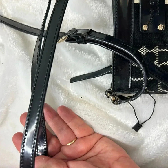 Kate spade cross body handbag. no tags. But never carried adjustable strap. - Picture 10 of 12